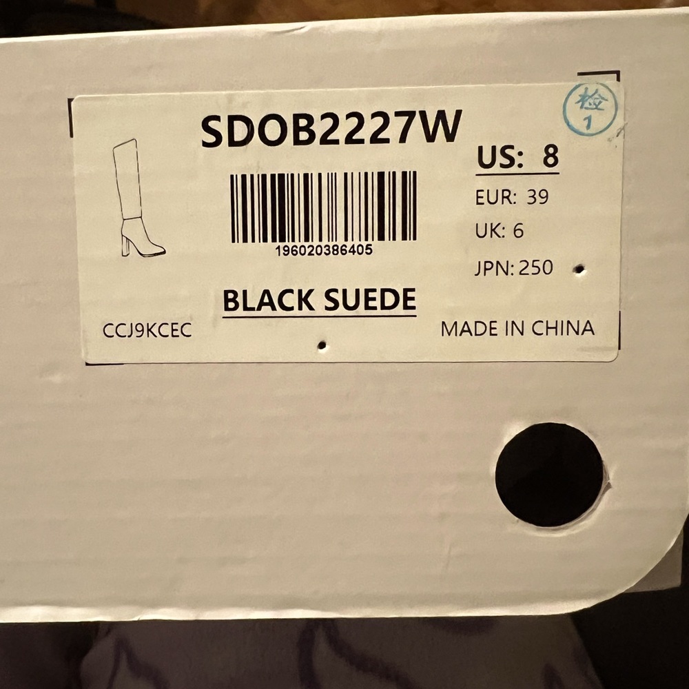 Brand new size 8 US suede black boots